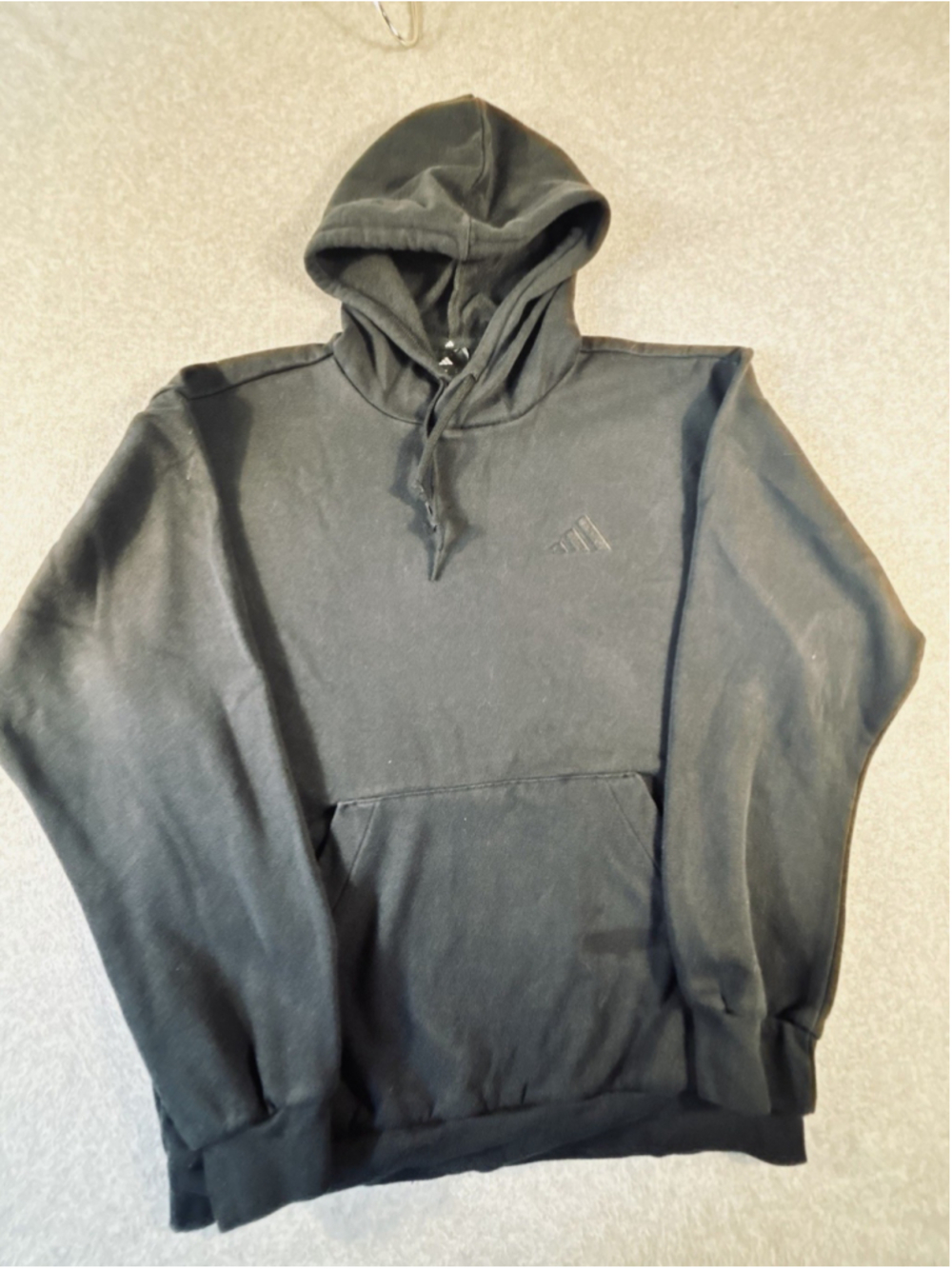 Adidas Essentials Fleece Hoodie Men’s Small Black Tonal Logo JY9069 Pullover